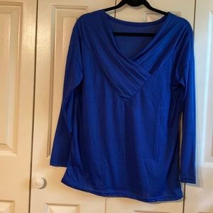 Blue cross over top. Size medium. $12.00